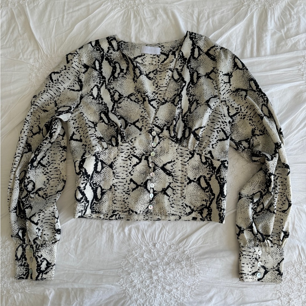 Isalis gorgeous silk animal print blouse